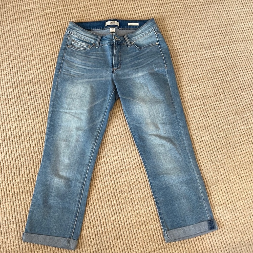 Vintage America Women’s Boho Crop Denim Jeans Medium to Light Blue size 6 / 28